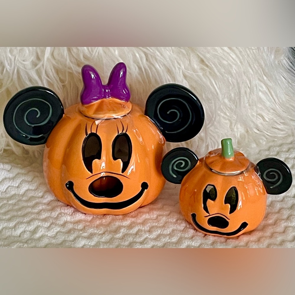 SOLD… MINNIE & MICKEY MOUSE PUMPKIN HALLOWEEN TEA-LIGHT CANDLE HOLDERS  NWT 🎃